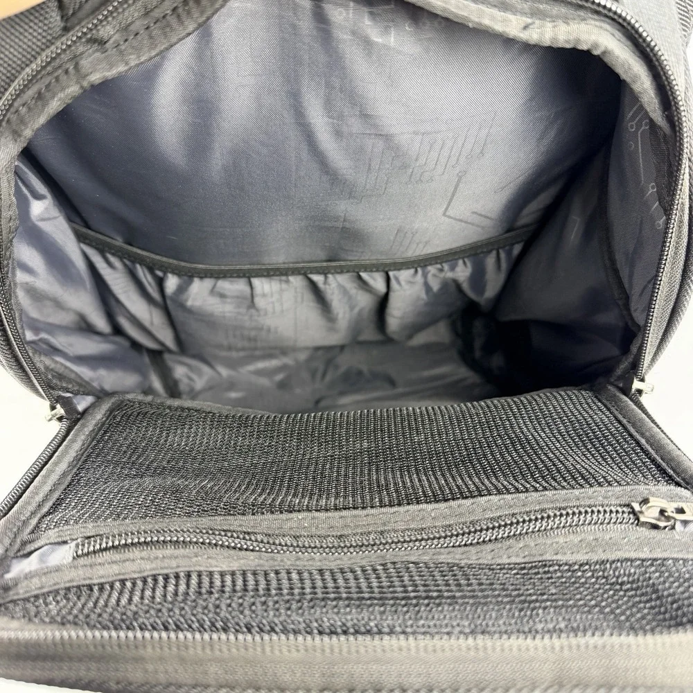 SWISSDIGITAL 38 L Laptop Backpack Simm 1.0 Deluxe Backpack Black